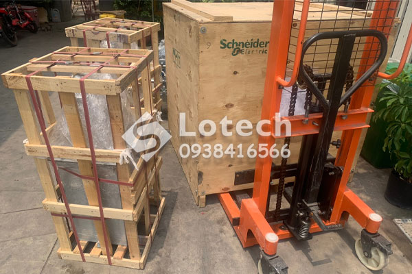 Lotech chuyên phân phối máy cắt Recloser Schneider chính hãng