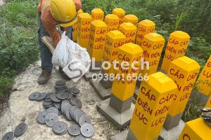 Báo Giá Các Loại Mốc Gang, Mốc Sứ, Cọc Bê Tông Báo Cáp