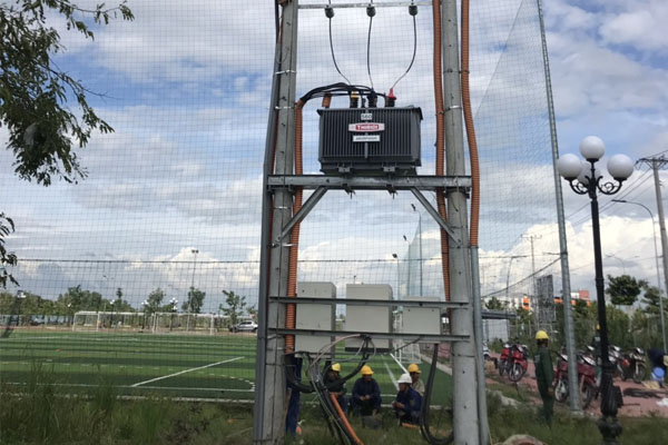 Trạm biến thế 560kVA kiểu giàn giữa 2 cột BTLT