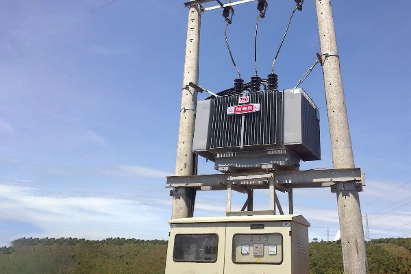Trạm biến thế 750kVA kiểu giàn giữa 2 cột BTLT