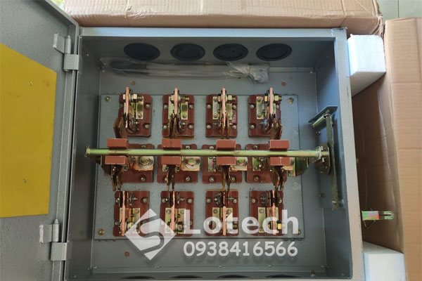 Bên trong cầu dao hộp đảo chiều Vinakip 3 pha 4 cực 800A