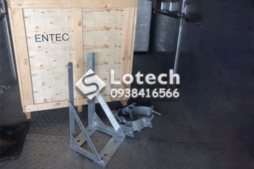 Bộ Đà (Giá Đỡ) Lắp Đặt Recloser ENTEC - Cổ Dê Treo Trụ