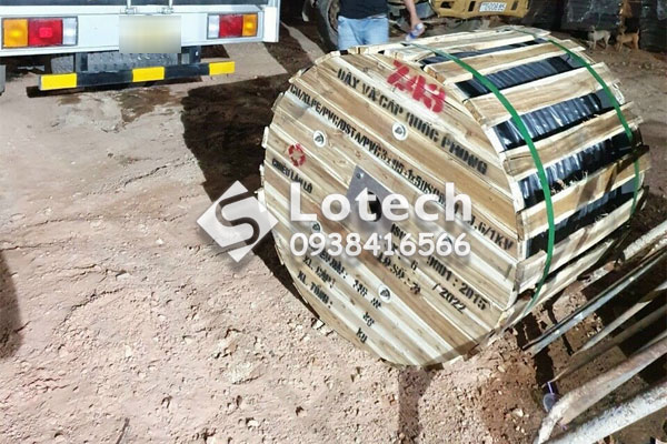 Giao hàng cáp ngầm hạ thế Z43 Bộ Quốc Phong