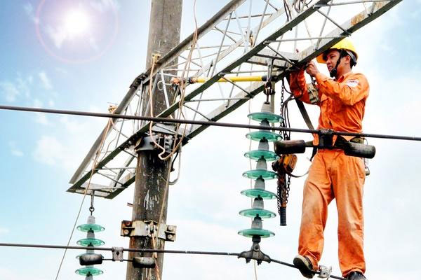 Lắp đặt sứ chuỗi cách điện thủy tinh