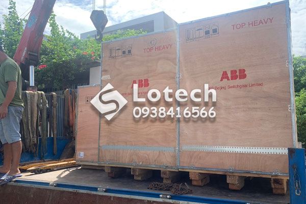 Lotech giao hàng tủ trung thế ABB