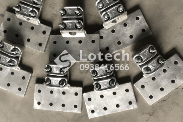 Kẹp cực thiết bị 1 dây dẫn và bản cực 8 lỗ