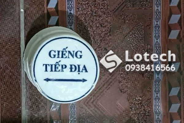 Mốc sứ cảnh báo giếng tiếp địa