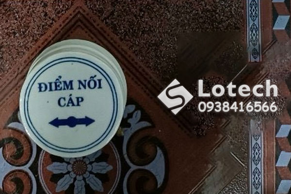 Mốc sứ đánh dấu điểm nối cáp