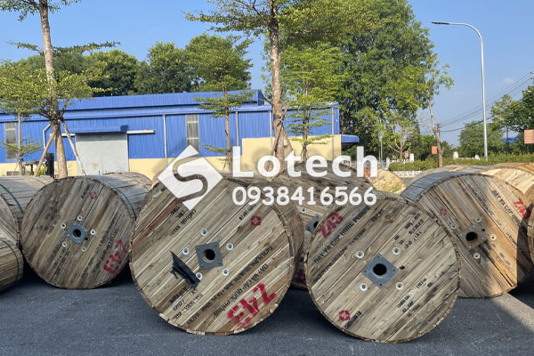 Giao hàng cáp ngầm hạ thế Z43 Bộ Quốc Phong