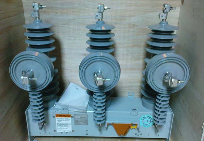 Máy cắt trung thế Recloser Cooper NOVA NXT 24kV 630A