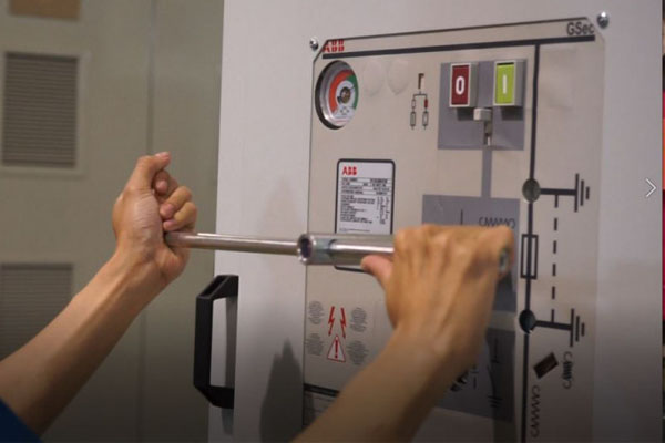 Thao tác vận hành tủ trung thế ABB