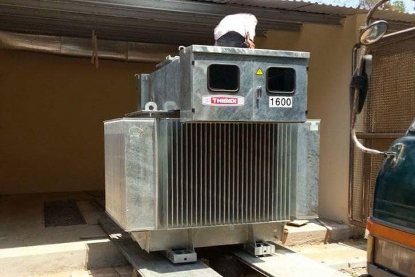Thay vỏ thùng máy biến áp và hộp che cực MBA mạ kẽm nhúng nóng